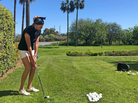 golf-practice-at-home-stephanie-noll-sotogrande-real-estate-2020