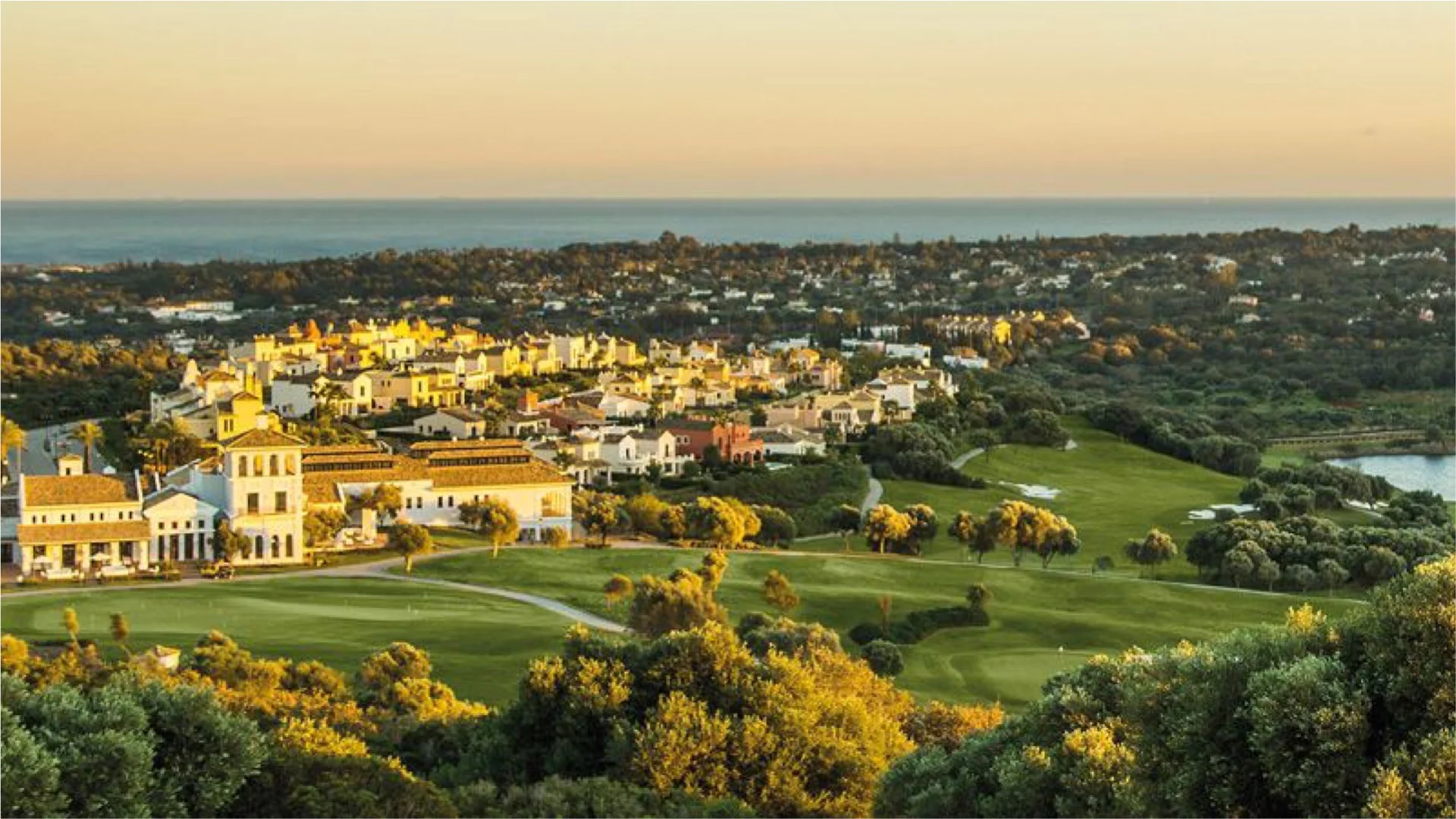 Casas en Venta en Los Cortijos de La Reserva, Sotogrande