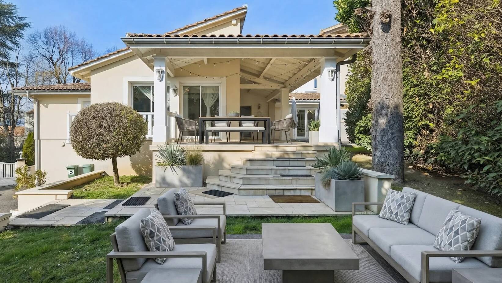 Elegant Villa in the Heart of Vésenaz with Lake View
