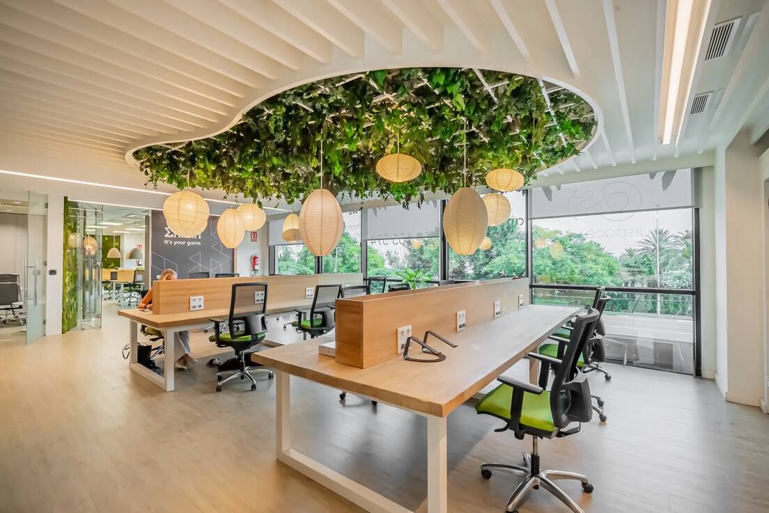 Unser Space-Coworking-Raum mit modernem Design im Ãko-Stil