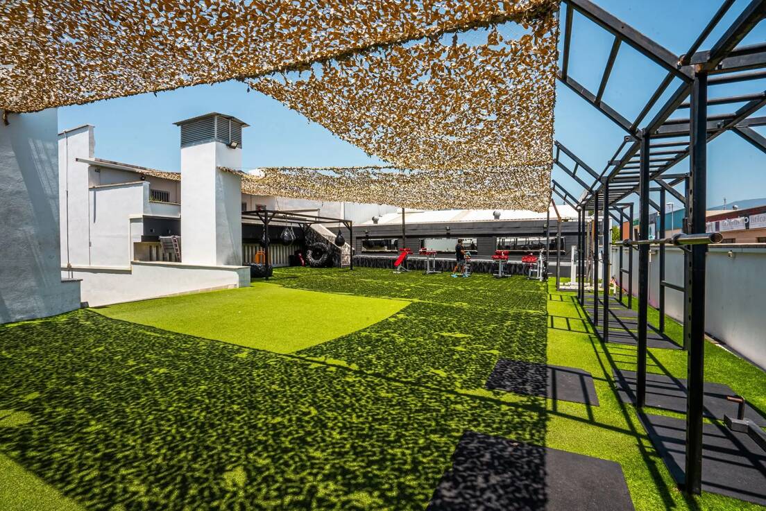 Elements Gym Marbella outdoor space with gym material