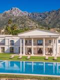 Villa Bellagio: The Villa the Press Can’t Stop Talking About