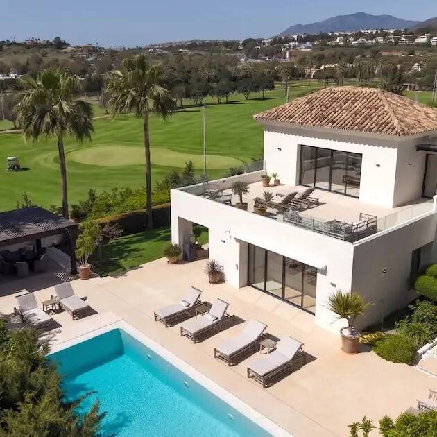 Choosing the best real estate agency for Nueva Andalucía