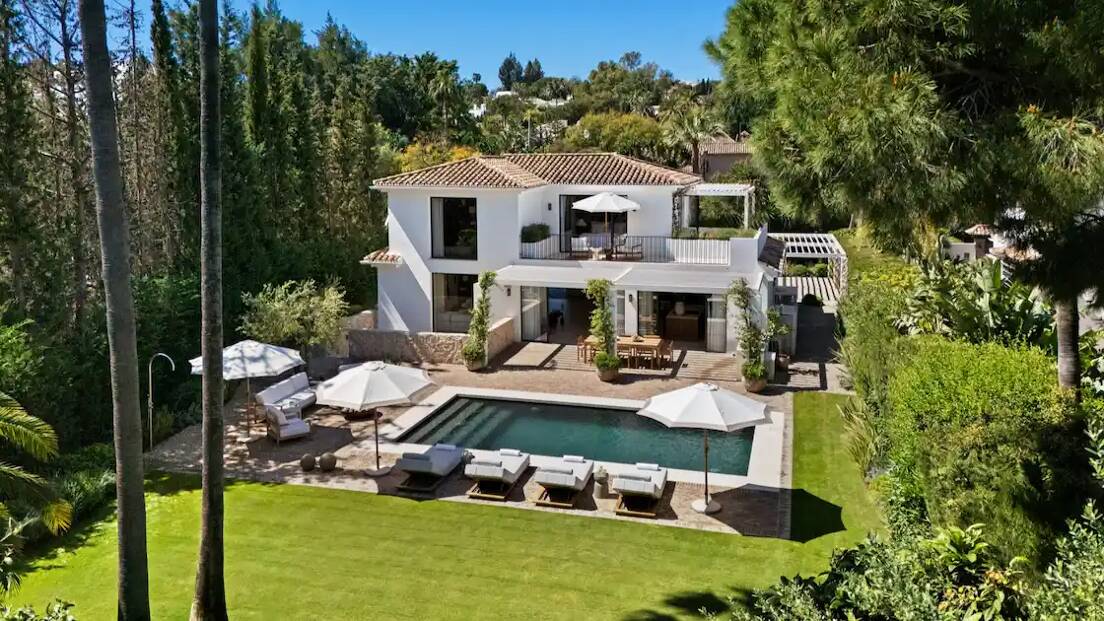 Mediterranean villa with mature gardens in Las Brisas, NuevaAndalucÃ­a