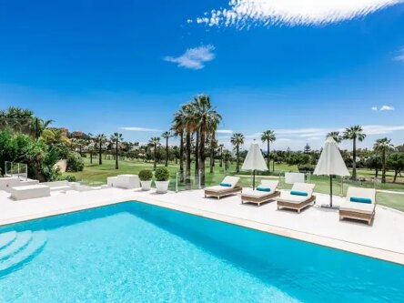 Frontline golf property in Marbella