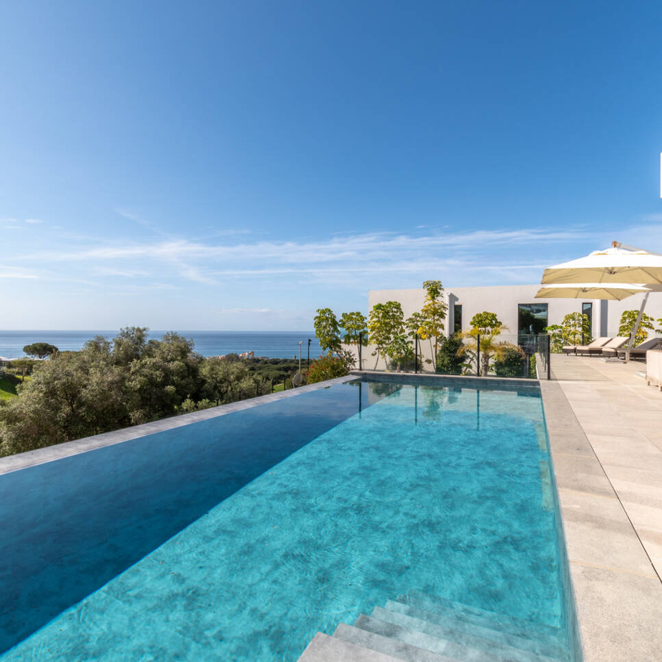 Villa with sea views and infinity pool in Marbella
