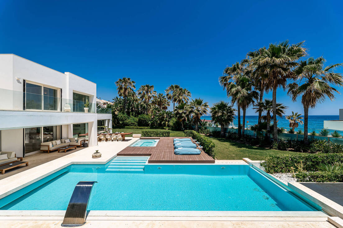 Luxury villa in Beachside Golden Mile Marbella