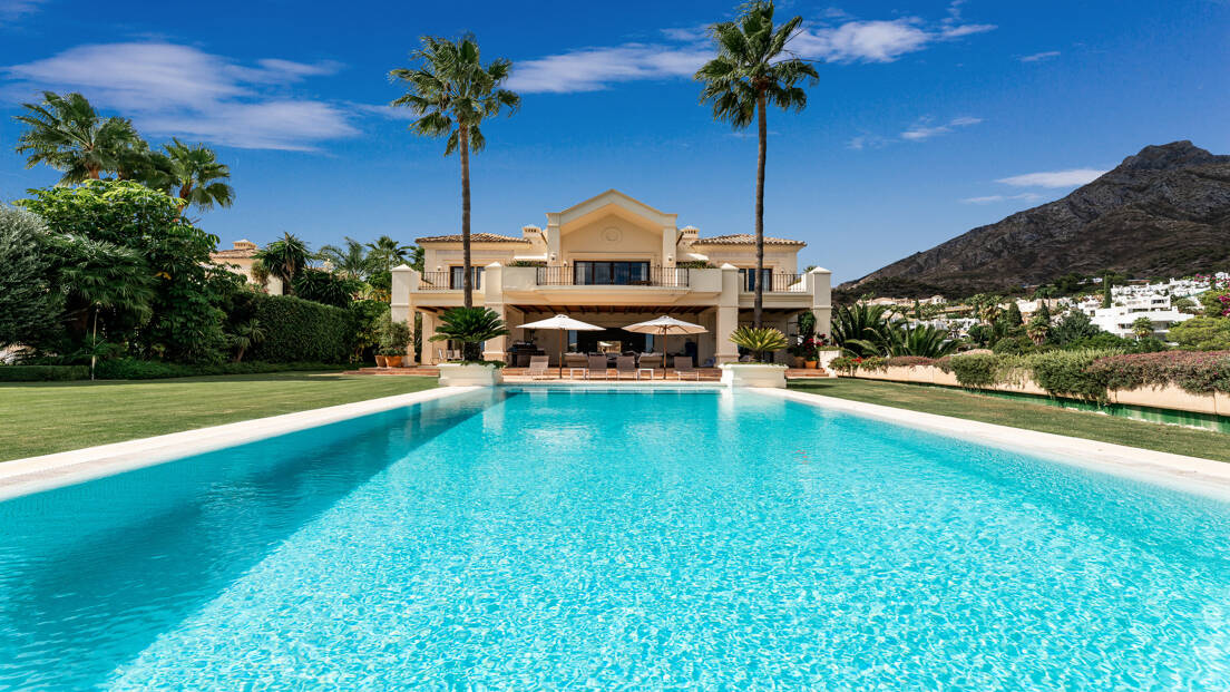 Luxury villa in Marbella Hill Club