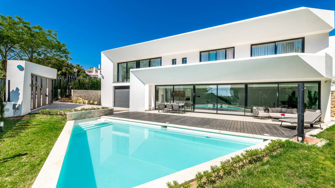 Luxury villa in Cabopino