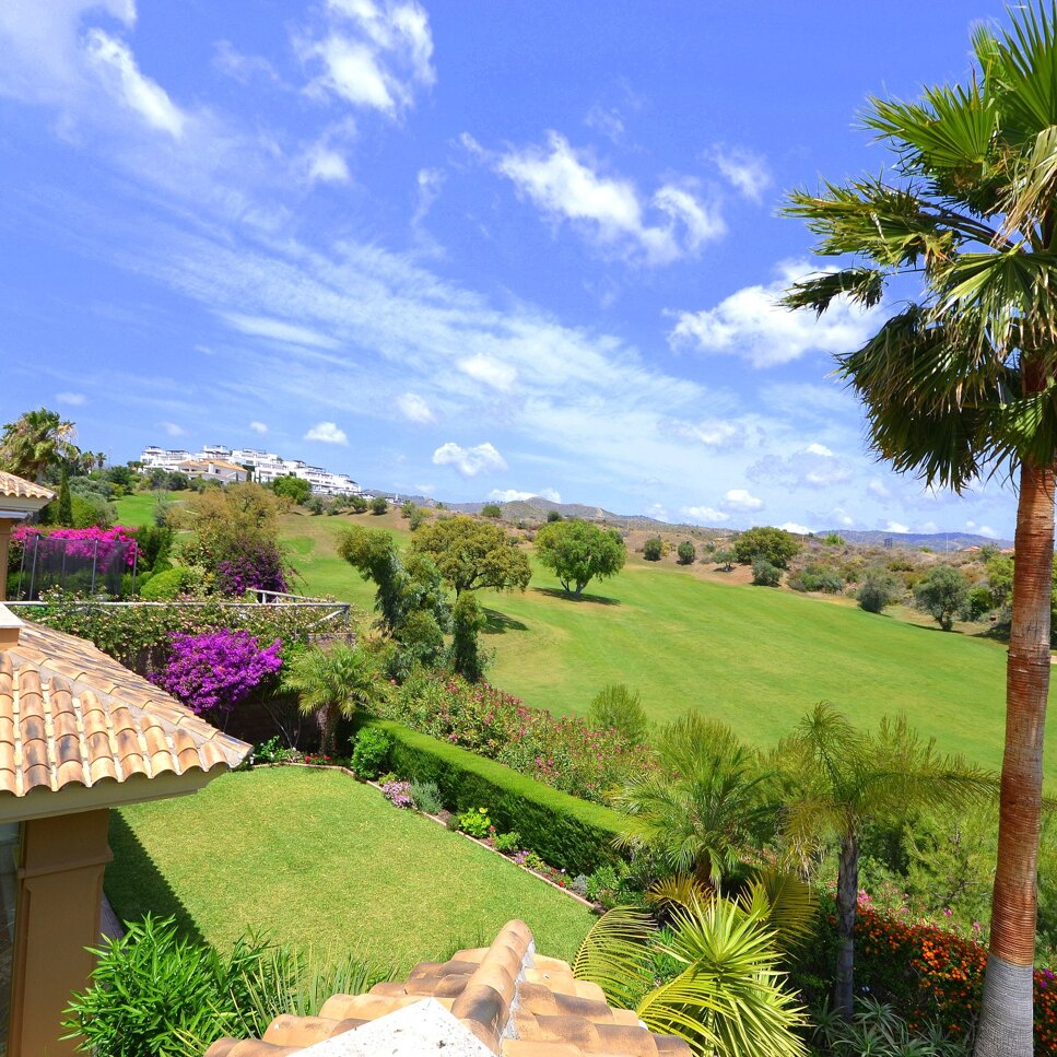 Best golf urbanizations in Marbella East