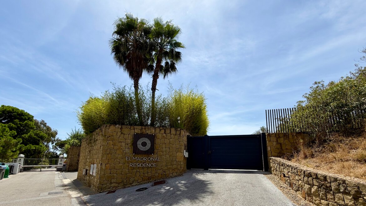 El Madroñal Residences
