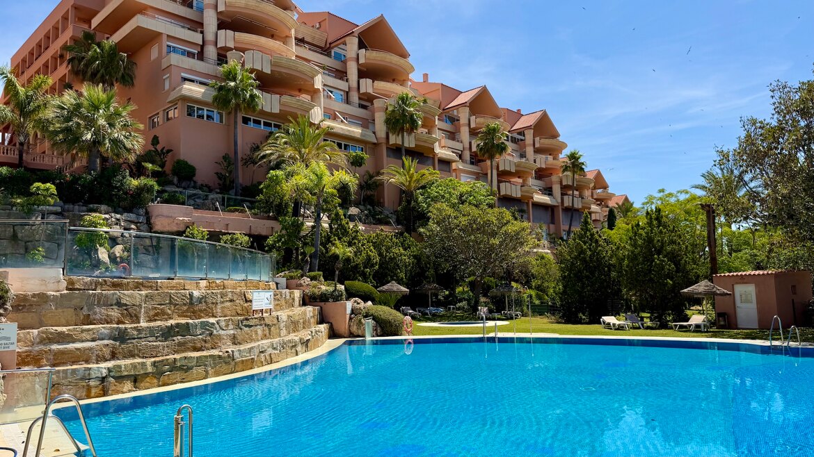Magna Marbella Pool