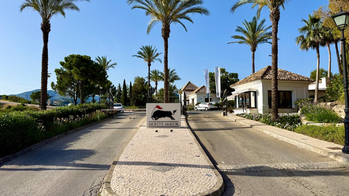 Entrance of Monte Mayor in Benahavis