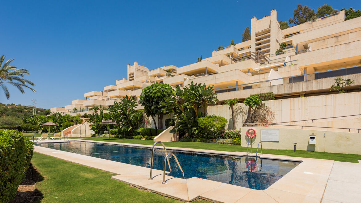 piscina comunitaria en Los Arrayanes, Nueva Andalucia
