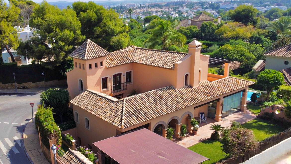 MH6793 villa clasica en Altos Reales