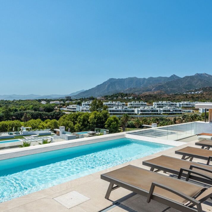 Santa Clara, Marbella: a buyer’s guide to the golf community in Marbella East