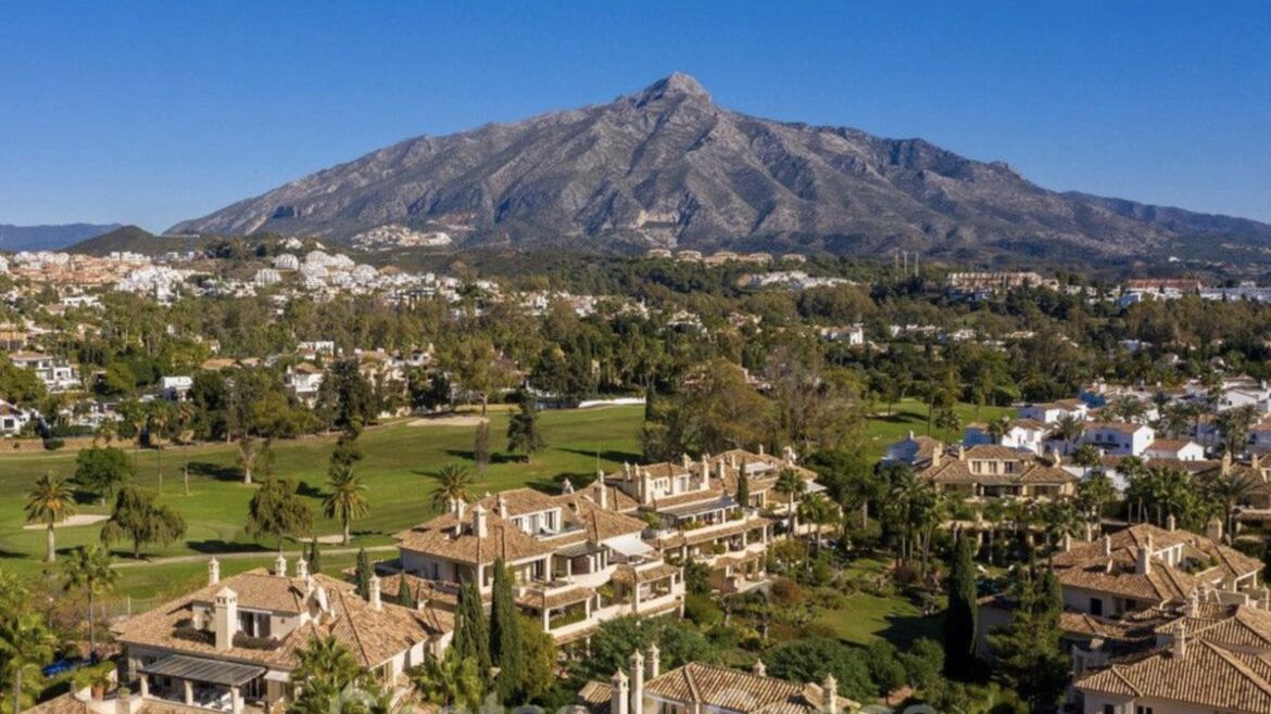 Blick auf La Concha über Nueva Andalucía