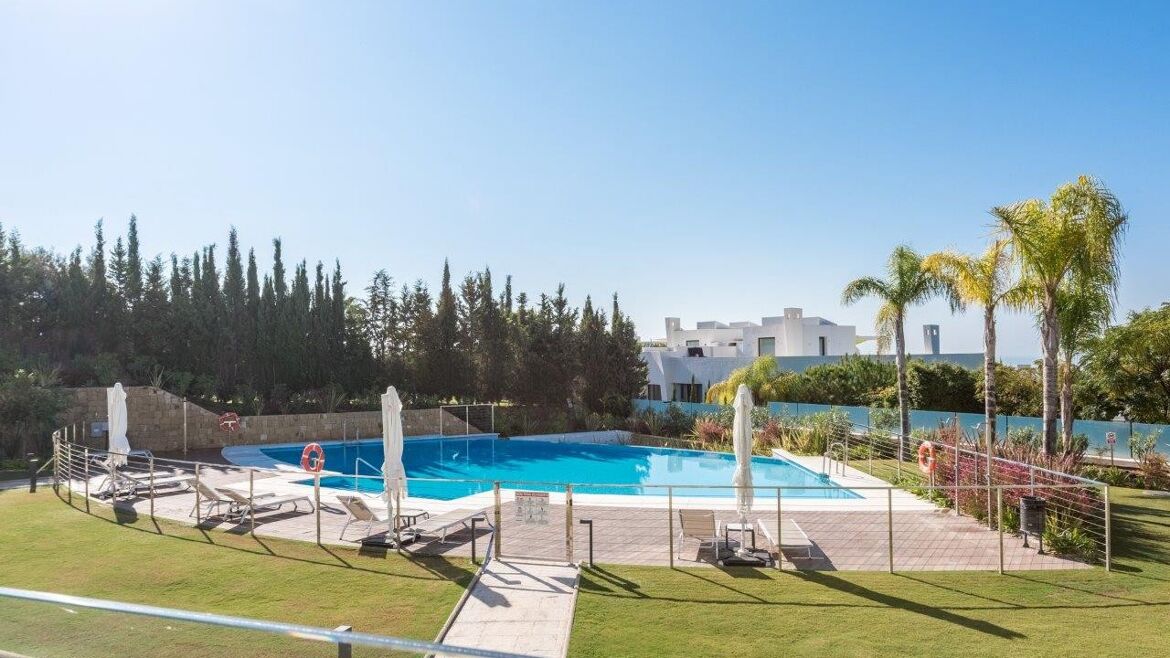 Gemeinschaftspool und Gärten von La Reserva de Sierra Blanca