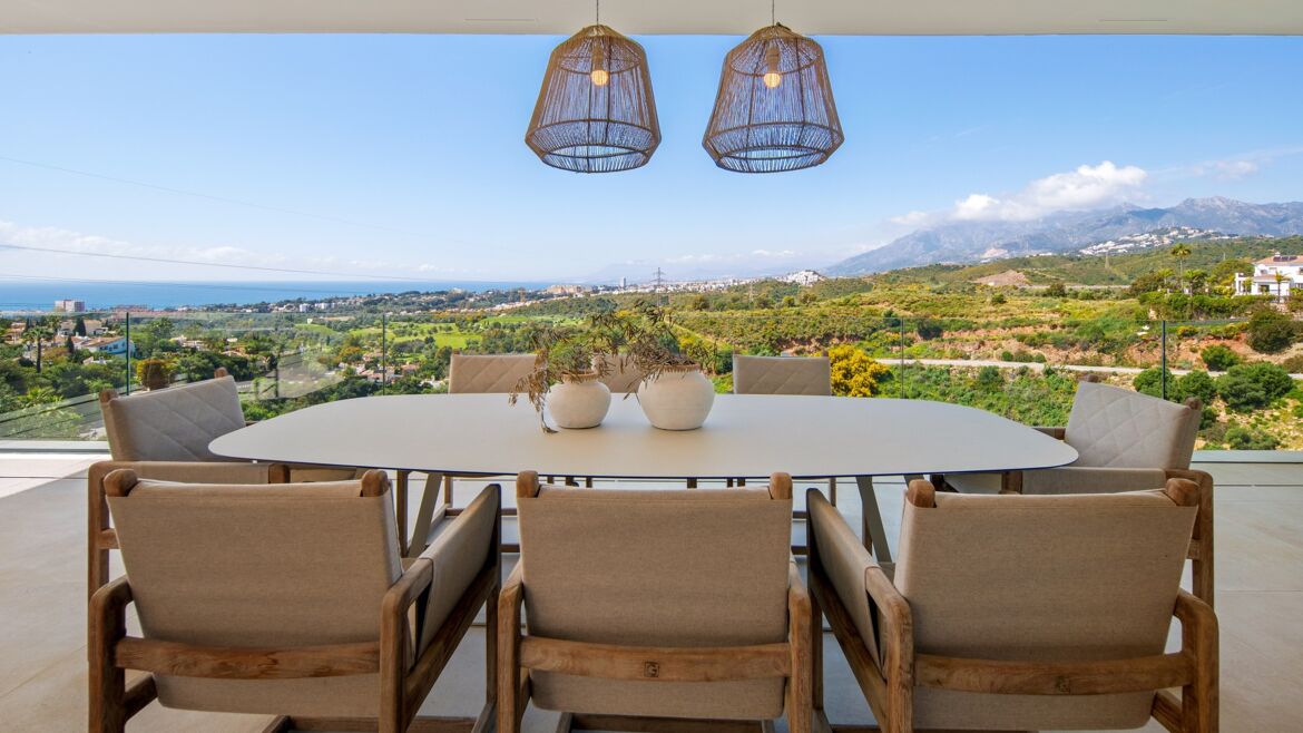luxury villa for sale in El Rosario MH9074
