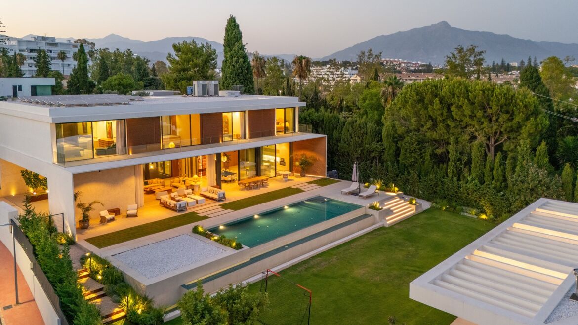 Villa MH8639 en vente à Guadalmina Alta
