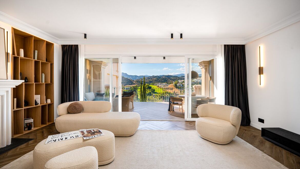 Bright living room opening onto a terrace in Monte Halcones