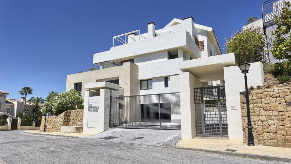 Monteros Hill Club