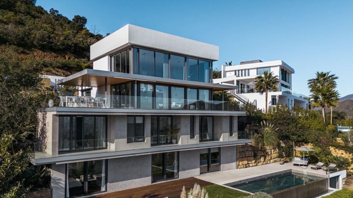 MH8527 luxury villa for sale la mairena