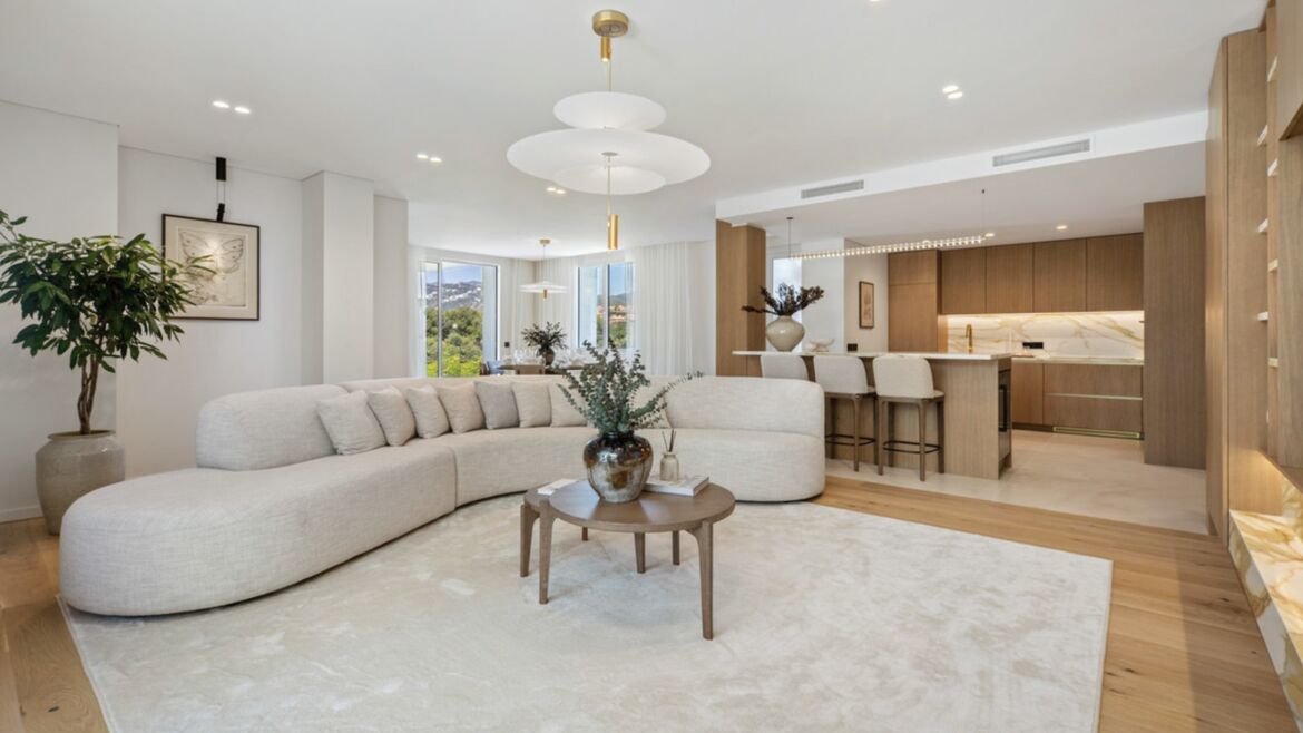 MH9207 luxury penthouse for sale in Los monteros playa