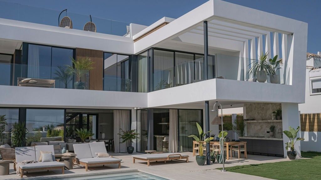 MH9303 luxury villa for sale in Marbesa