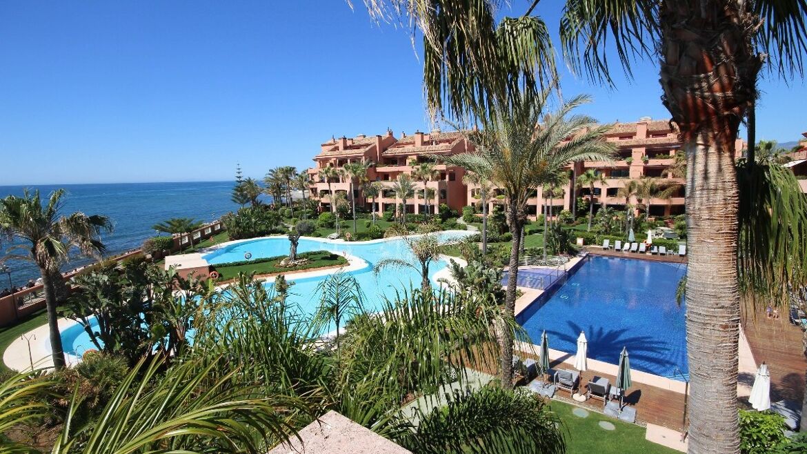 Malibu Pool