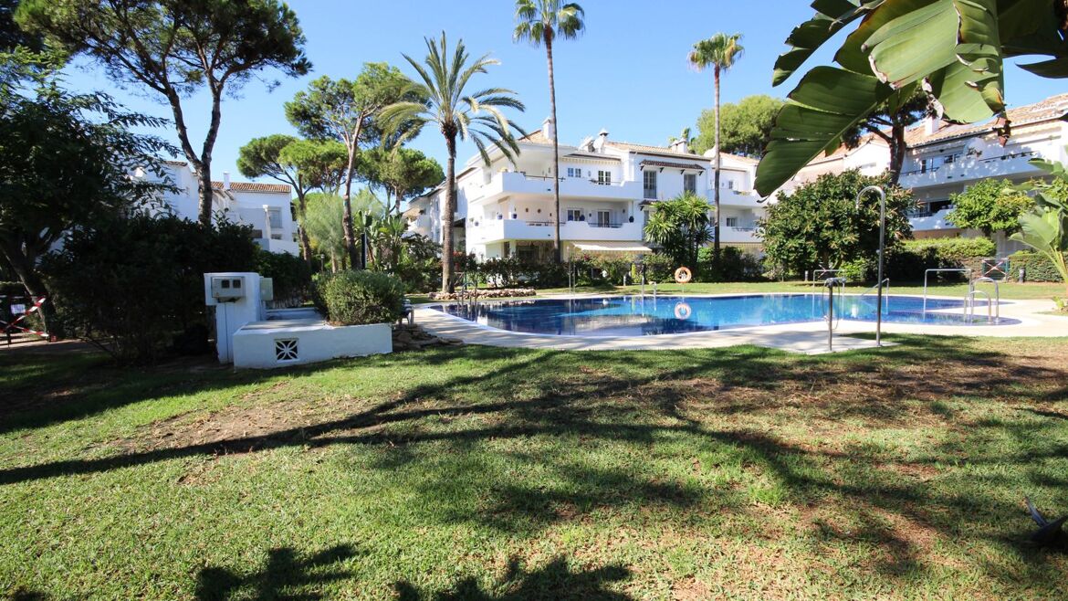 Jardin et piscine à El Presidente