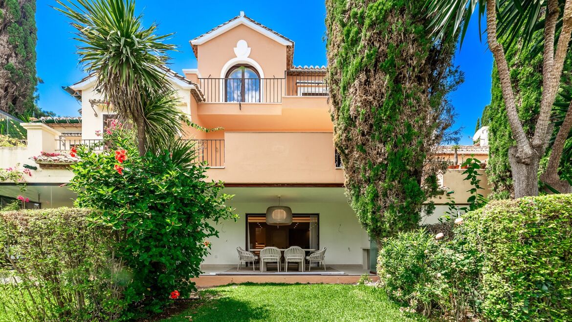Maison mitoyenne avec jardin privatif à El Presidente