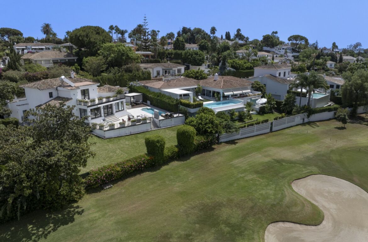 Villa en première ligne de golf à vendre à Guadalmina – Réf. MH8106