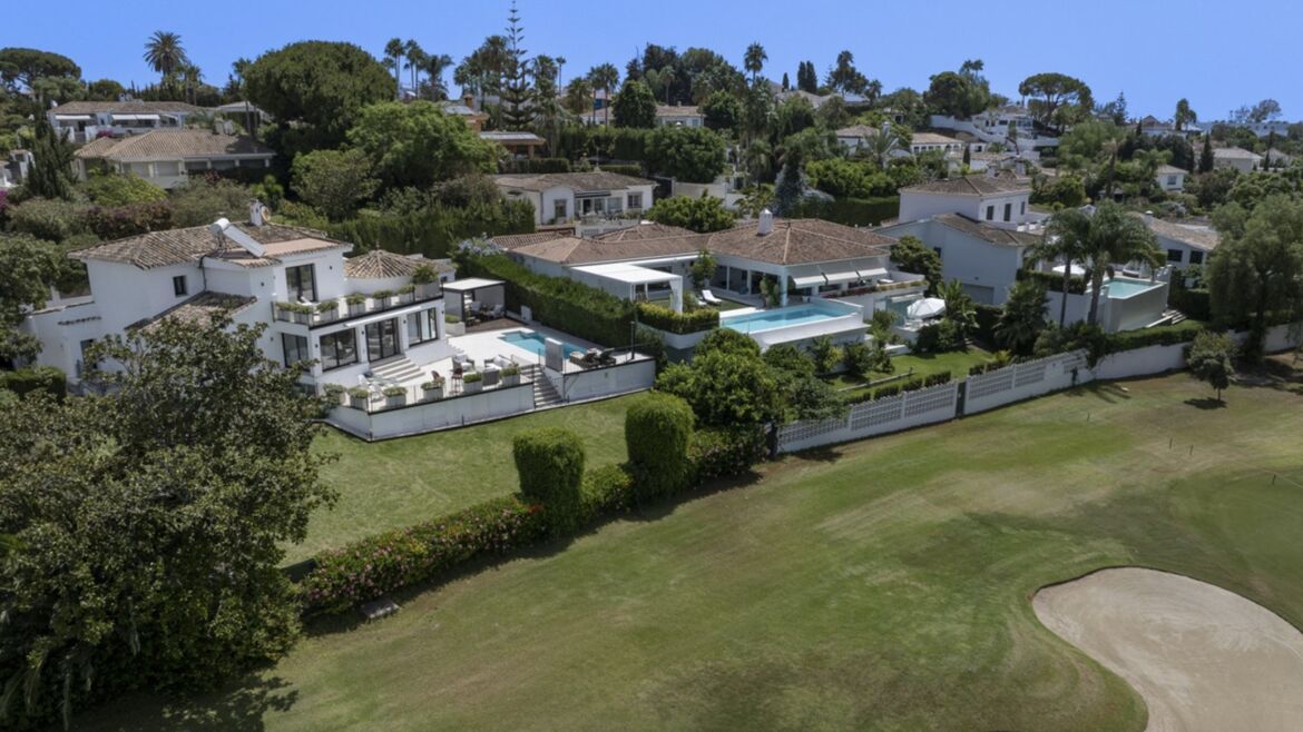 Villa en première ligne de golf à vendre à Guadalmina – Réf. MH8106