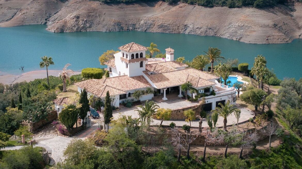 Finca am Ufer des Stausees La Concepción bei Istán