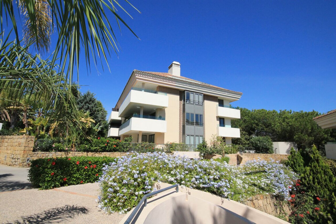 Los Monteros Park