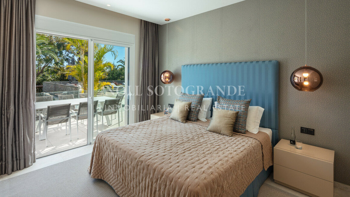 Villa for sale in Las Brisas, Nueva Andalucia