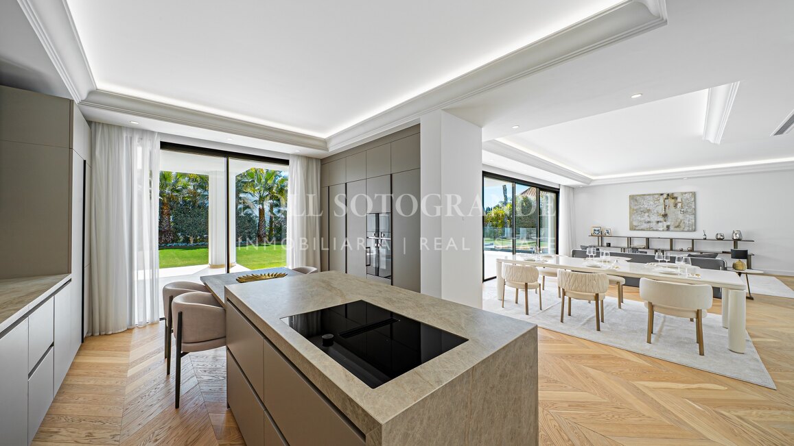 Brand new villa with sea views on Marbella's Golden Mile