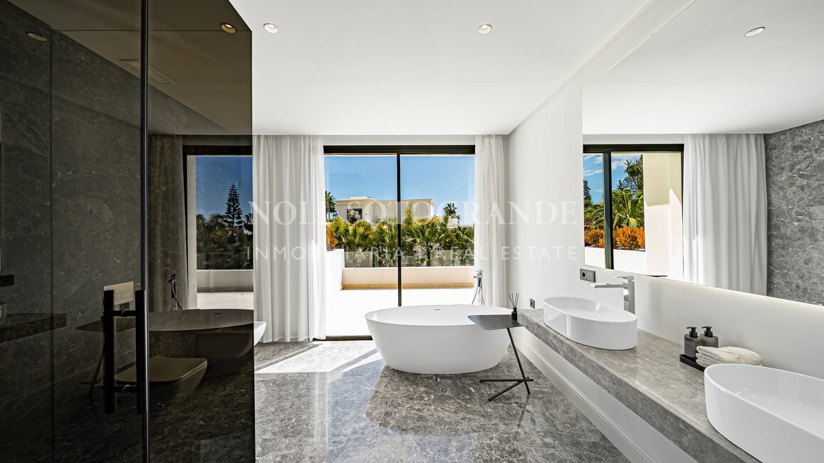 Brand new villa with sea views on Marbella's Golden Mile