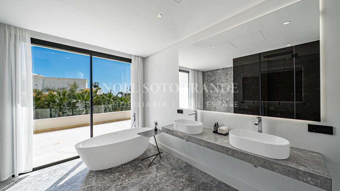 Brand new villa with sea views on Marbella's Golden Mile