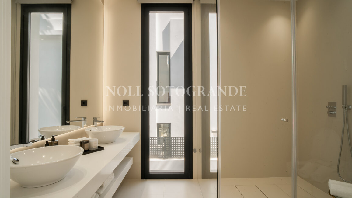 Villa for sale in Rio Verde, Marbella Golden Mile