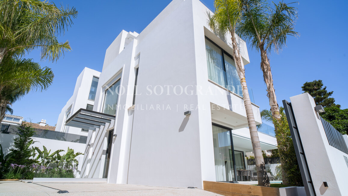 Villa for sale in Rio Verde, Marbella Golden Mile