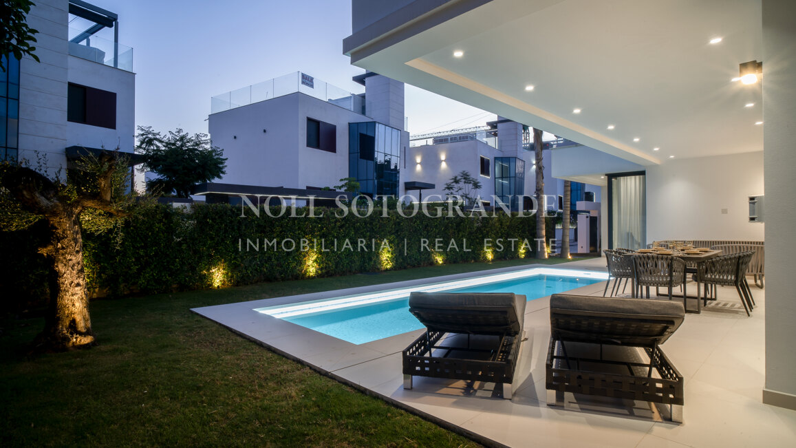 Villa for sale in Rio Verde, Marbella Golden Mile