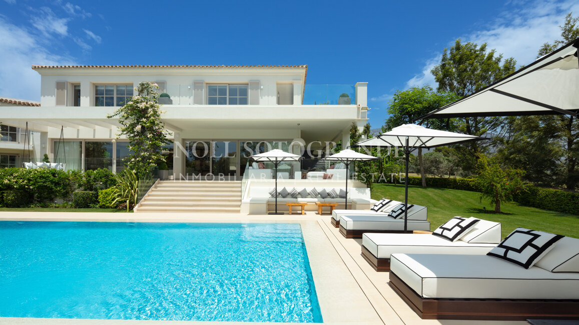 Villa zum Verkauf in Aloha, Nueva Andalucia