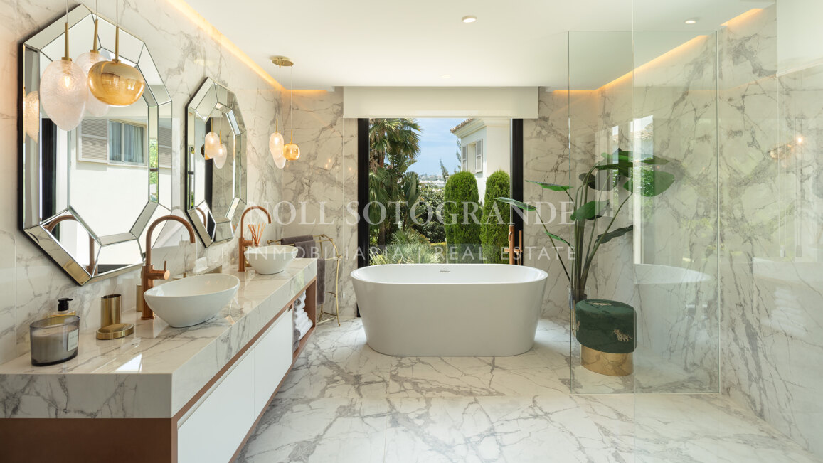 Villa zum Verkauf in Aloha, Nueva Andalucia