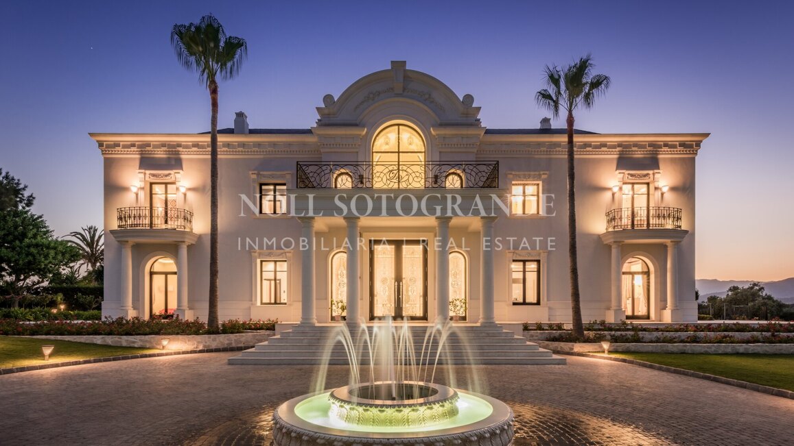 Villa for sale in Hacienda las Chapas, Marbella East