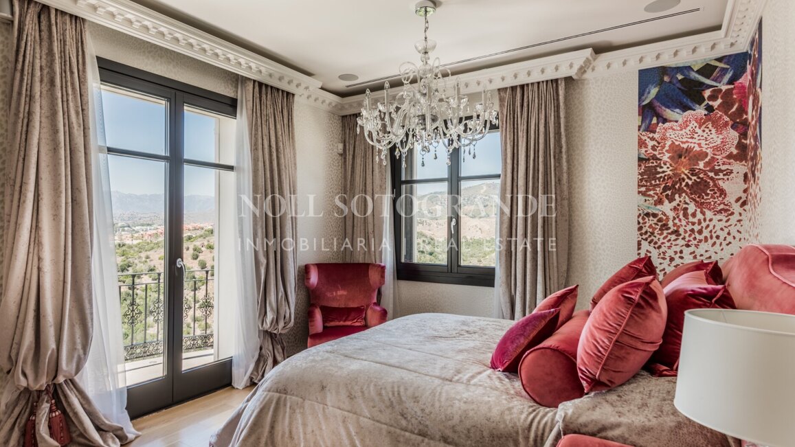 Villa for sale in Hacienda las Chapas, Marbella East