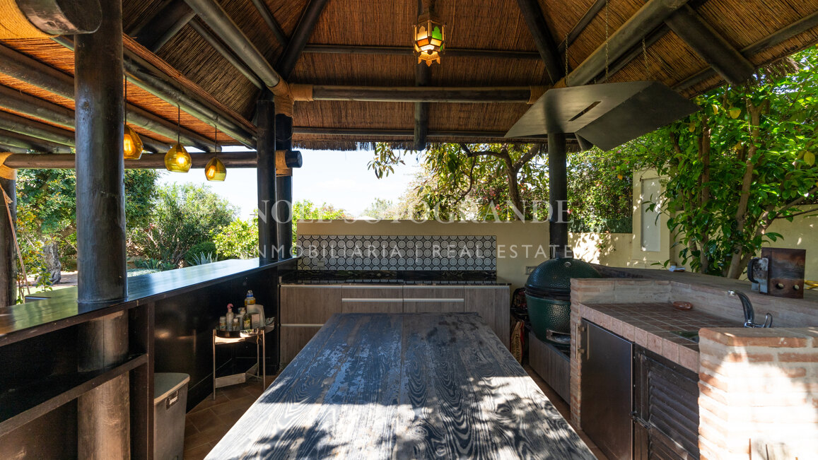 Corner garden apartment with private pool and partial sea views in Aloha Park