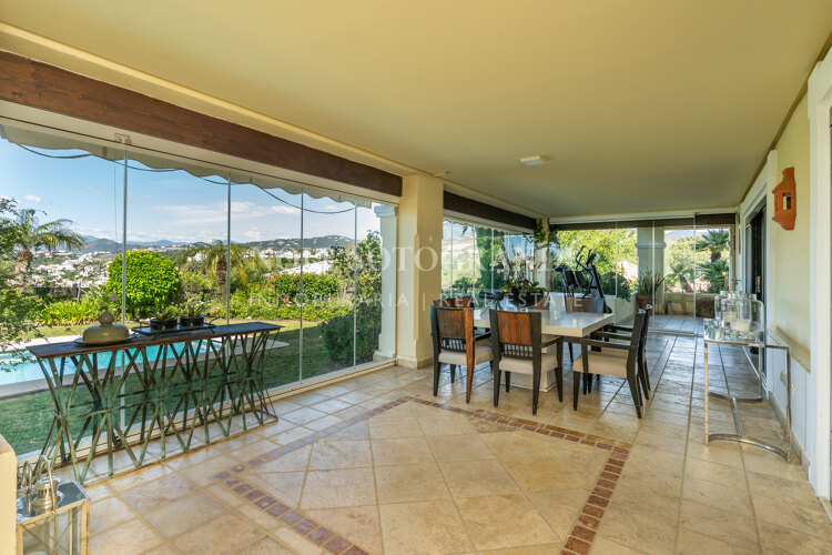 Corner garden apartment with private pool and partial sea views in Aloha Park