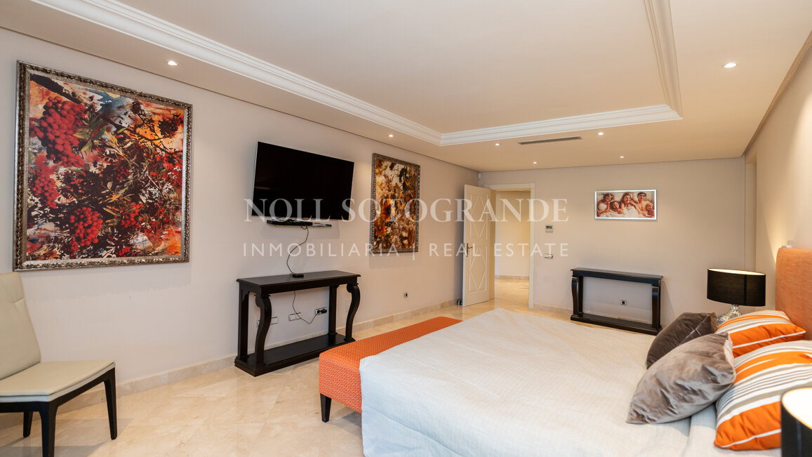 Corner garden apartment with private pool and partial sea views in Aloha Park